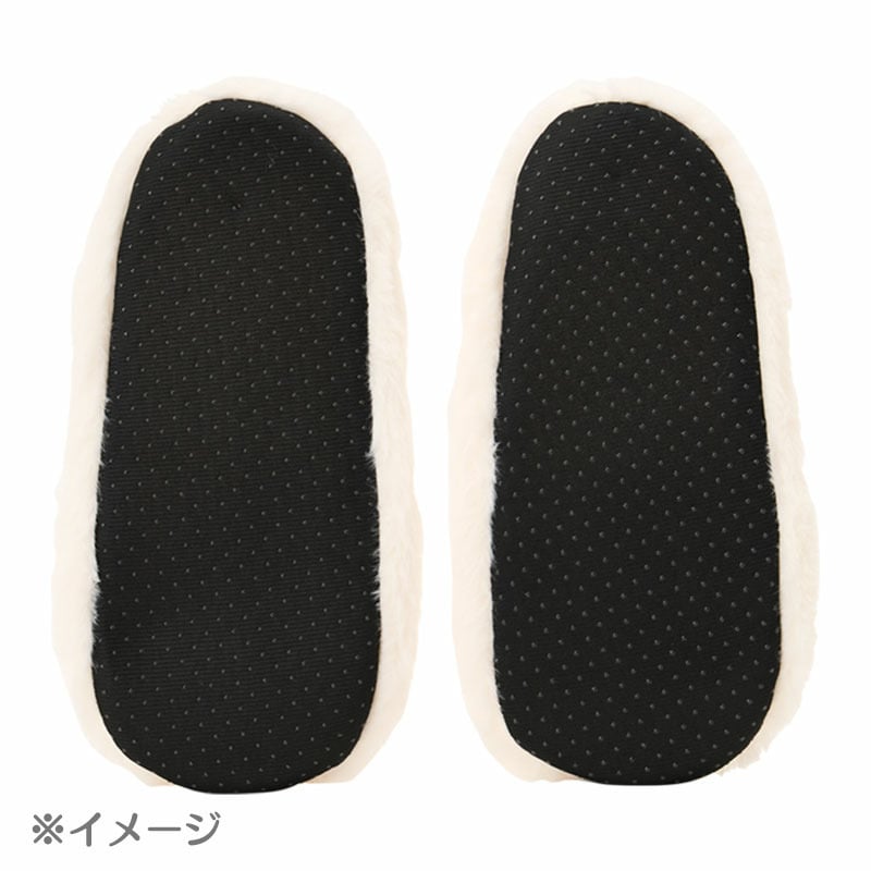 公式掲載のソールのイメージ写真。黒い底面に並んだ細かい滑り止めを確認できます。 画像:サンリオ公式本店。