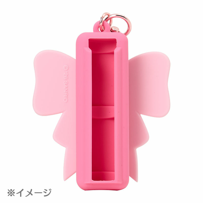 ケース背面の収納部。中央にリップクリームをはめ込む縦長の凹みがあります。公式のイメージ写真です。 画像:サンリオ公式楽天店。