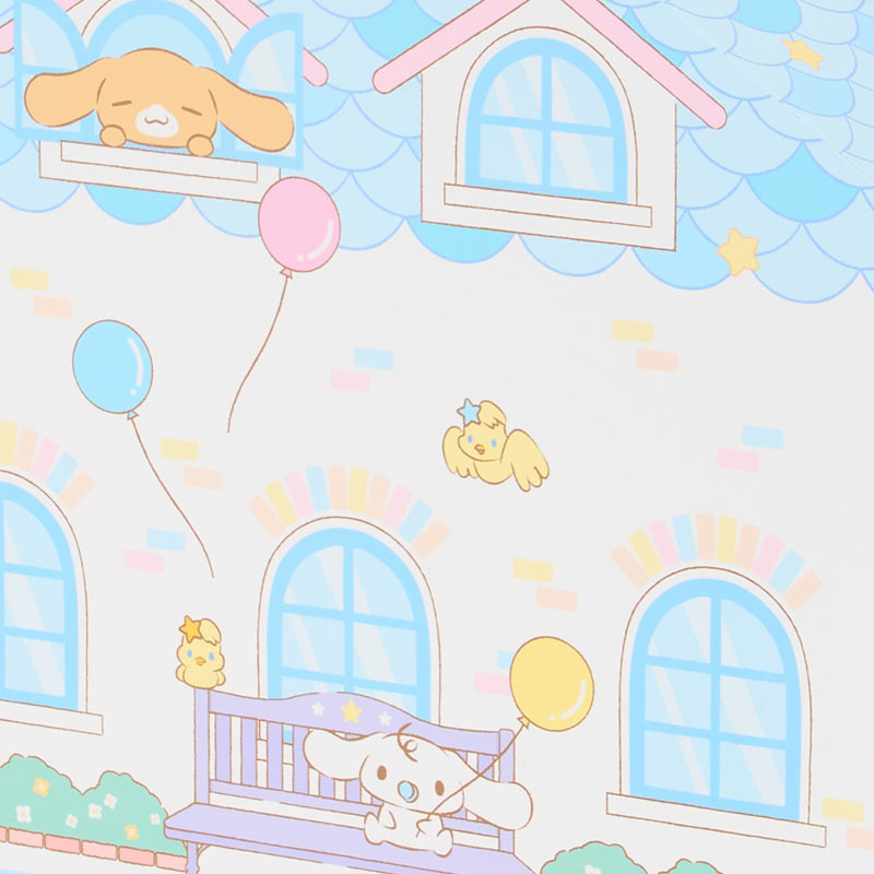背面絵柄の接写。窓、風船、ベンチなどが描かれています。これらの絵柄は別の付属品ではありません。 画像：サンリオ公式楽天店。