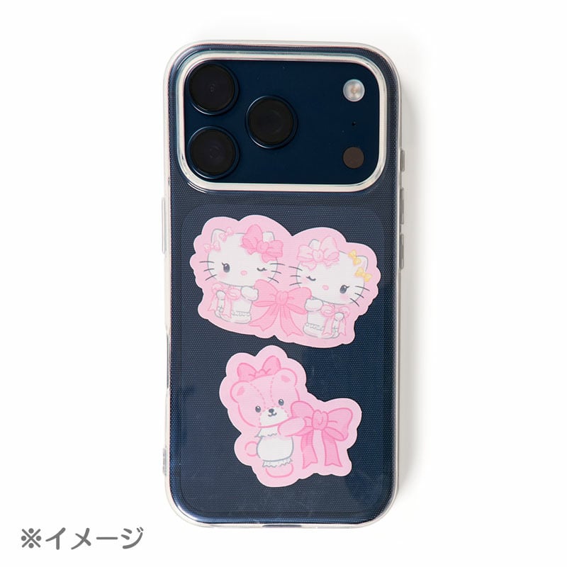 スマートフォンケースに配置した公式使用イメージ。スマートフォンとケースはセット内容に含まれません。 画像：サンリオ公式本店。