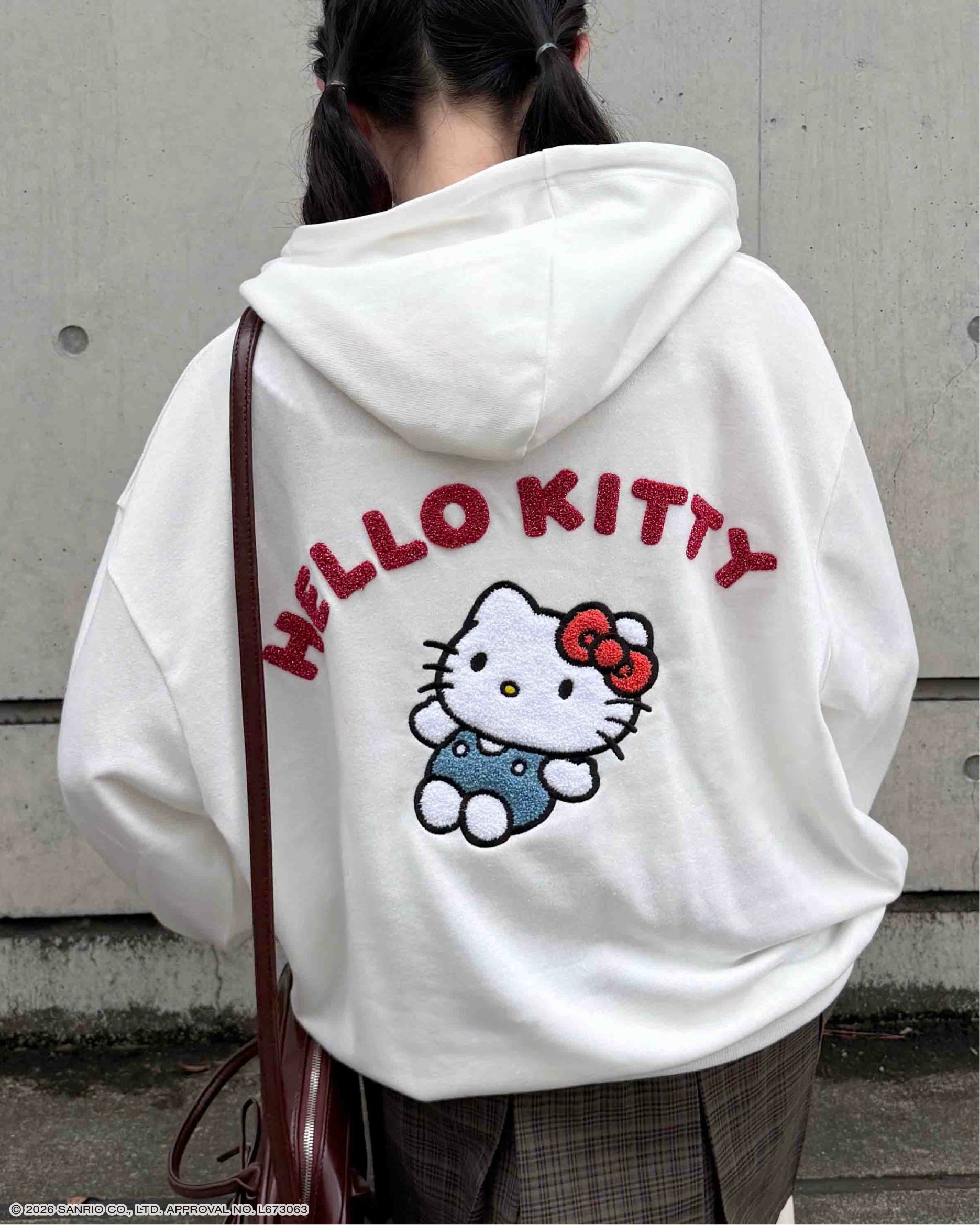 ハローキティ・アイボリーの背面刺繍