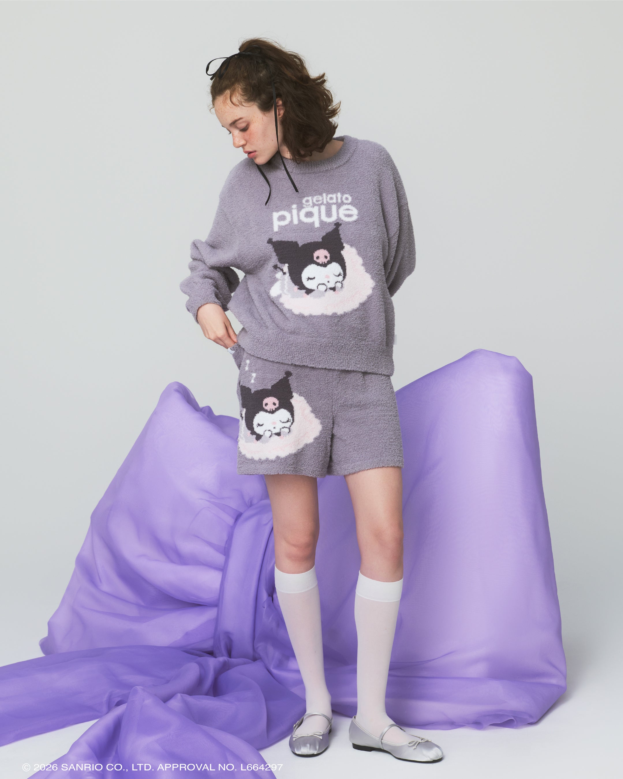 クロミ柄のプルオーバー＆ショートパンツセット。上下を1組で購入する型。